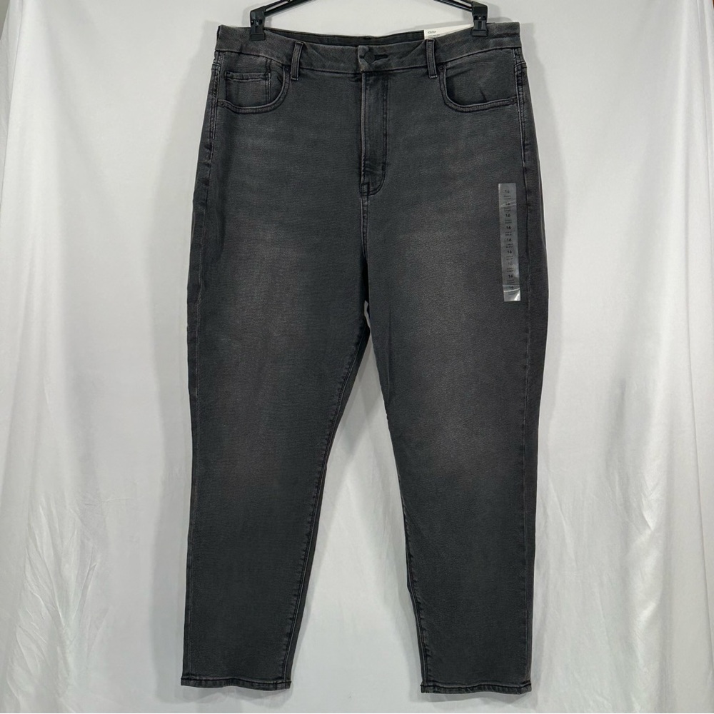 NWT American Eagle Curvy Mom Jeans, Faded Black, Size 16 Short